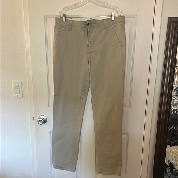 Classic Men's Khaki Chinos - Picture 1 of 5